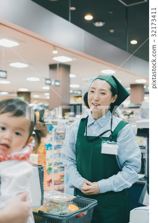 supermarket, salesperson, shop assistant 32173411