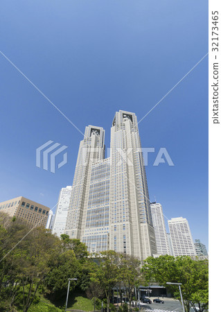 東京都春天景區春天東京都政府辦公室和新宿高層建築群 東京都春天景區春天東京都政府辦公室和新宿高層建築群 32173465