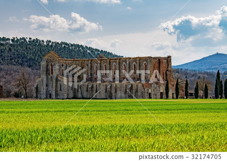 san galgano church with no roof in tuscany san galgano church with no roof in tuscany 32174705