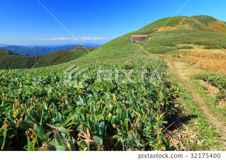Landscape of the Joetsu border · Yugo pass 32175400