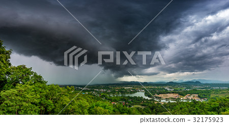 Strom cloudy over countryside 32175923