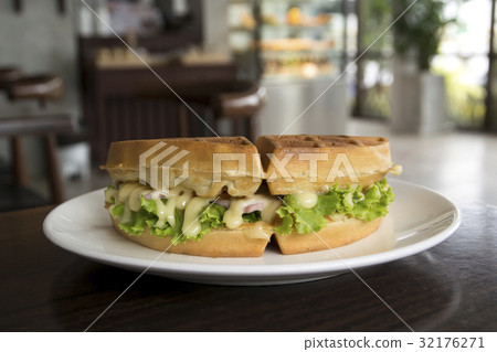 Hole wheat Belgium waffle horizontal view Hole wheat Belgium waffle horizontal view 32176271