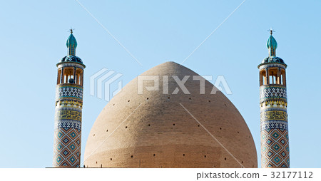 in iran the  old       mosque 32177112