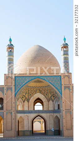 in iran the  old       mosque 32177332