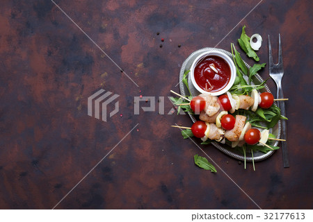 Making kebab from chicken Making kebab from chicken 32177613