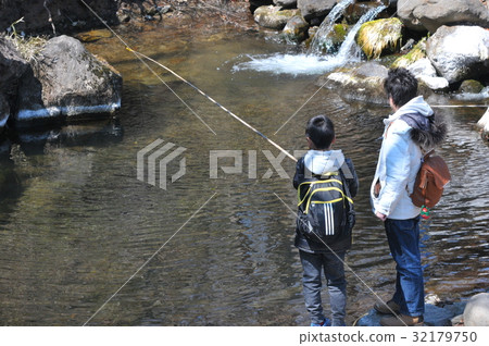 Fishing pond 32179750