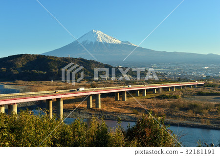 Mt. Fuji Distant view Mt. Fuji Distant view 32181191