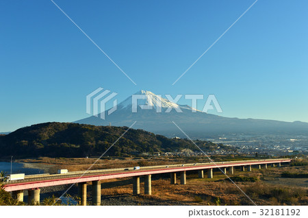 富士山遠景 富士山遠景 32181192