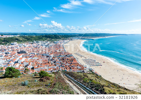 Scenery of sunny Nazare (Portugal) Scenery of sunny Nazare (Portugal) 32181926