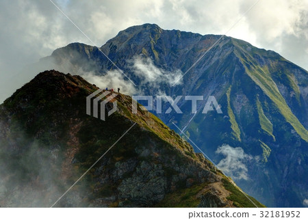 從Karatsu-dake山脊線Goryuri dake雲彩慾望的雲彩 32181952