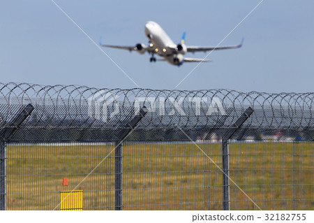 Departing aircraft Departing aircraft 32182755