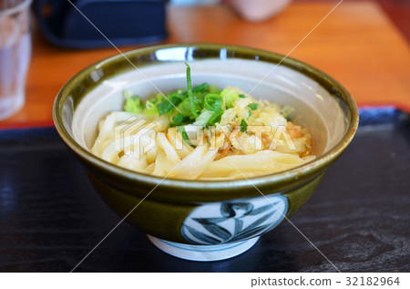 Sanuki Udon noodles Sanuki Udon noodles 32182964