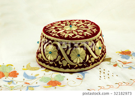 National Crimean Tatar female headdress 32182973