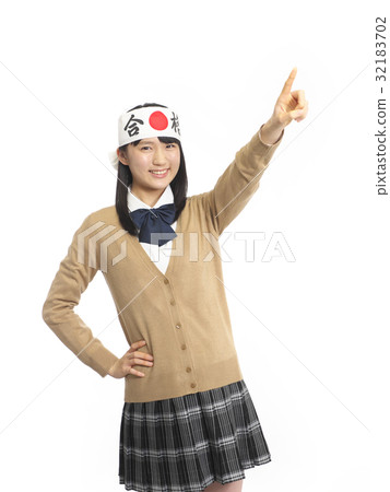 通過八幡市的女學生 32183702