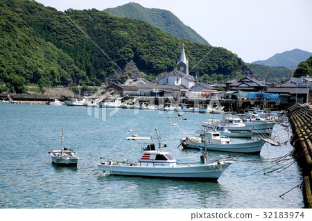 The seas and townscape of Amakusa Sakizu The seas and townscape of Amakusa Sakizu 32183974