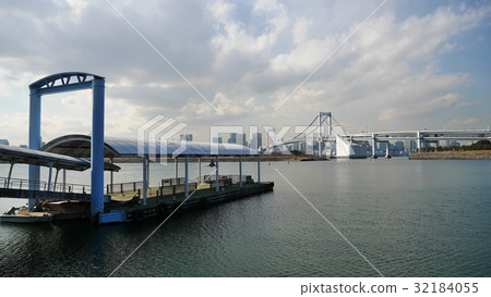 您將在台場的船塢看到彩虹橋 32184055