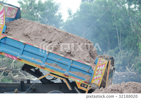 Dump truck to soil to improve the soil. For constr Dump truck to soil to improve the soil. For constr 32188020
