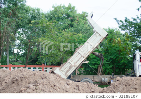 Dump truck to soil to improve the soil. For constr Dump truck to soil to improve the soil. For constr 32188107