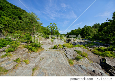 Nagatoro rocky green full summer rock surface part a 32188806
