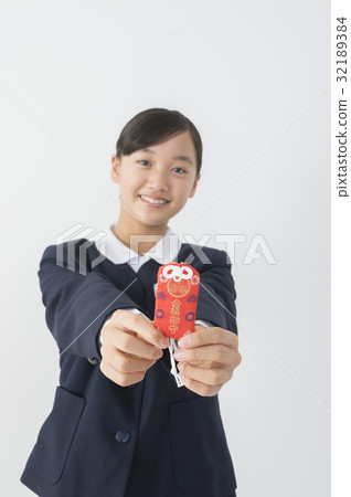 交出保護的初中生 32189384