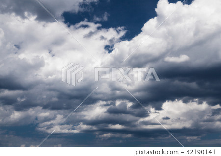 Cloudy sky over the sea 32190141