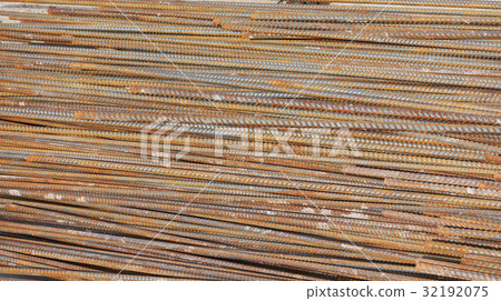 Rusty rebar waiting for construction 32192075