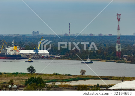 Tug ships moving Tug ships moving 32194693