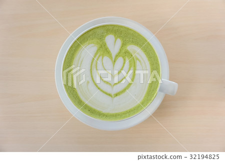 matcha green tea latte with heart shape latte art matcha green tea latte with heart shape latte art 32194825