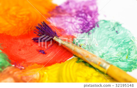 used water-color paint-box and paint brush used water-color paint-box and paint brush 32195148