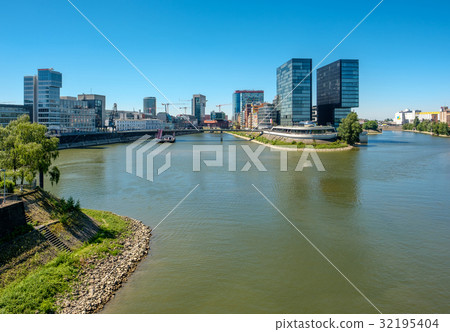 Dusseldorf city cityscape Rhine with river Dusseldorf city cityscape Rhine with river 32195404