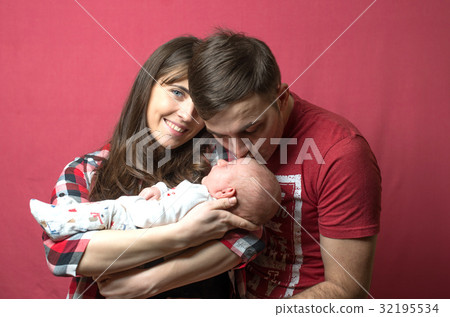 new born baby with parents new born baby with parents 32195534
