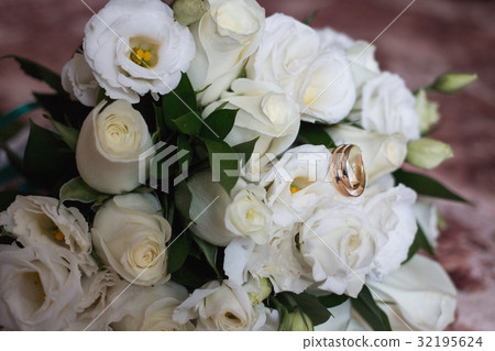 Beautiful wedding bouquet and Beautiful wedding Beautiful wedding bouquet and Beautiful wedding 32195624