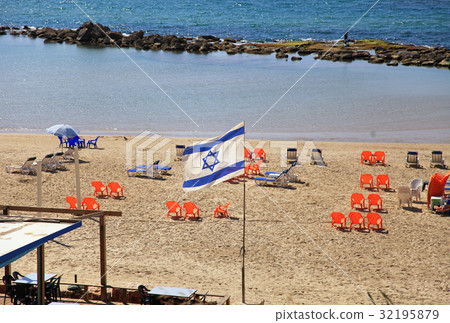 Israeli flag on the beach, Tel Aviv 32195879