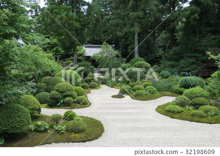 Ryutanji Temple 32198609