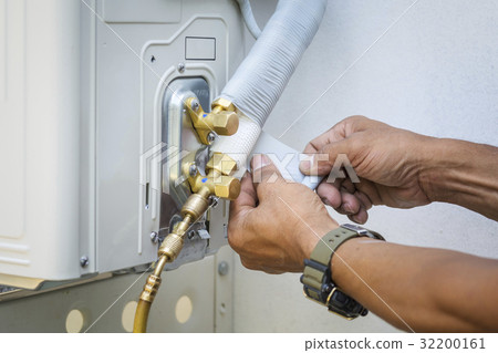 Installing air conditioner Installing air conditioner 32200161
