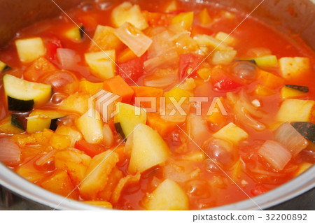 Ratatouille cooking 32200892