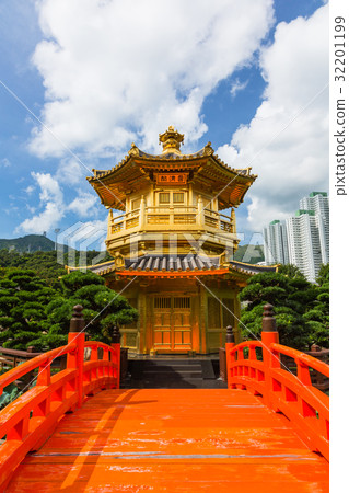 香港的南仁花園池塘 香港的南仁花園池塘 32201199