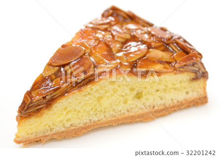 Delicious almond cake 32201242