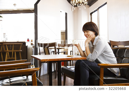 Cafe Female young lady break Businesswoman Nomad Nomad Cafe Customers Cafe Female young lady break Businesswoman Nomad Nomad Cafe Customers 32205668