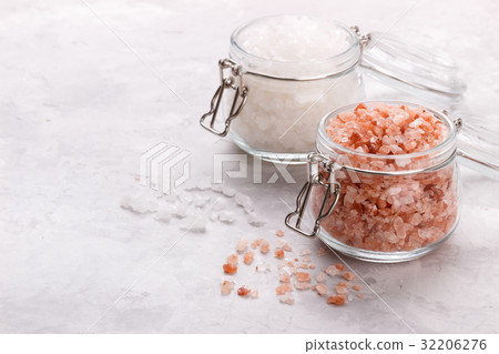 Pink himalayan salt 32206276