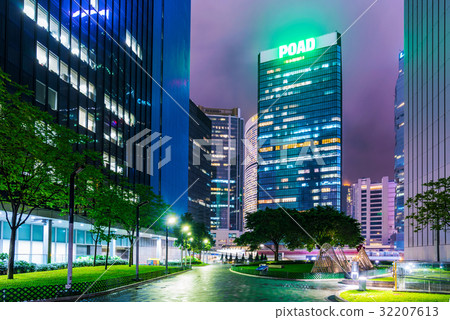 Architecture in Hong Kong at night 32207613