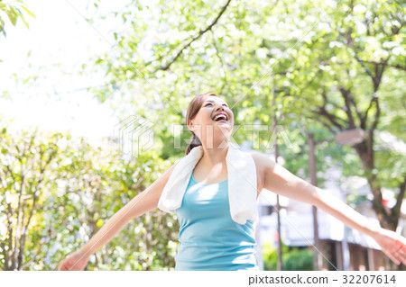 Jogging walking ladies Jogging walking ladies 32207614