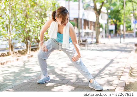 Jogging walking ladies Jogging walking ladies 32207631