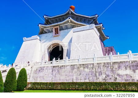 Chiang Kai Shek memorial hall 32207850
