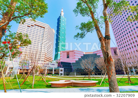World trade center building and Taipei 101 32207909