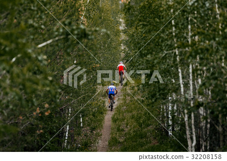 back two cyclist back two cyclist 32208158