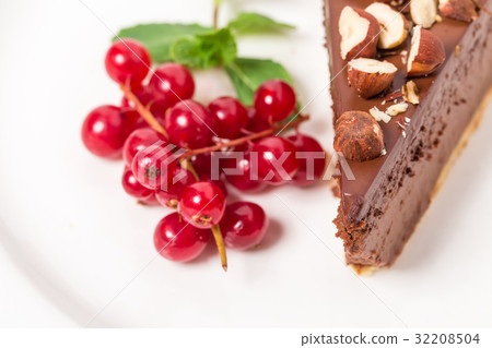 Chocolate cheesecake with hazelnuts. Chocolate cheesecake with hazelnuts. 32208504