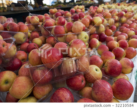 Apples 32210584