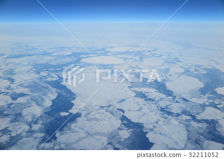 4月在北極圈的北冰洋上的卡拉海 32211052