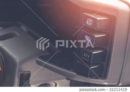 old switch of the car 32211419